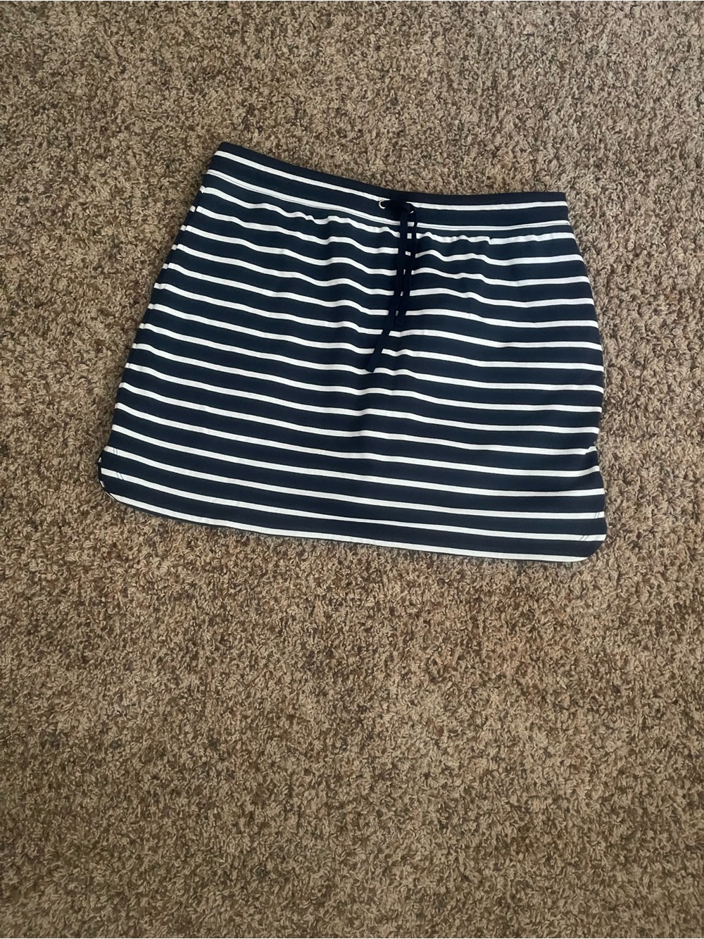 Karen Scott Navy and White Striped Knit skorts with pockets